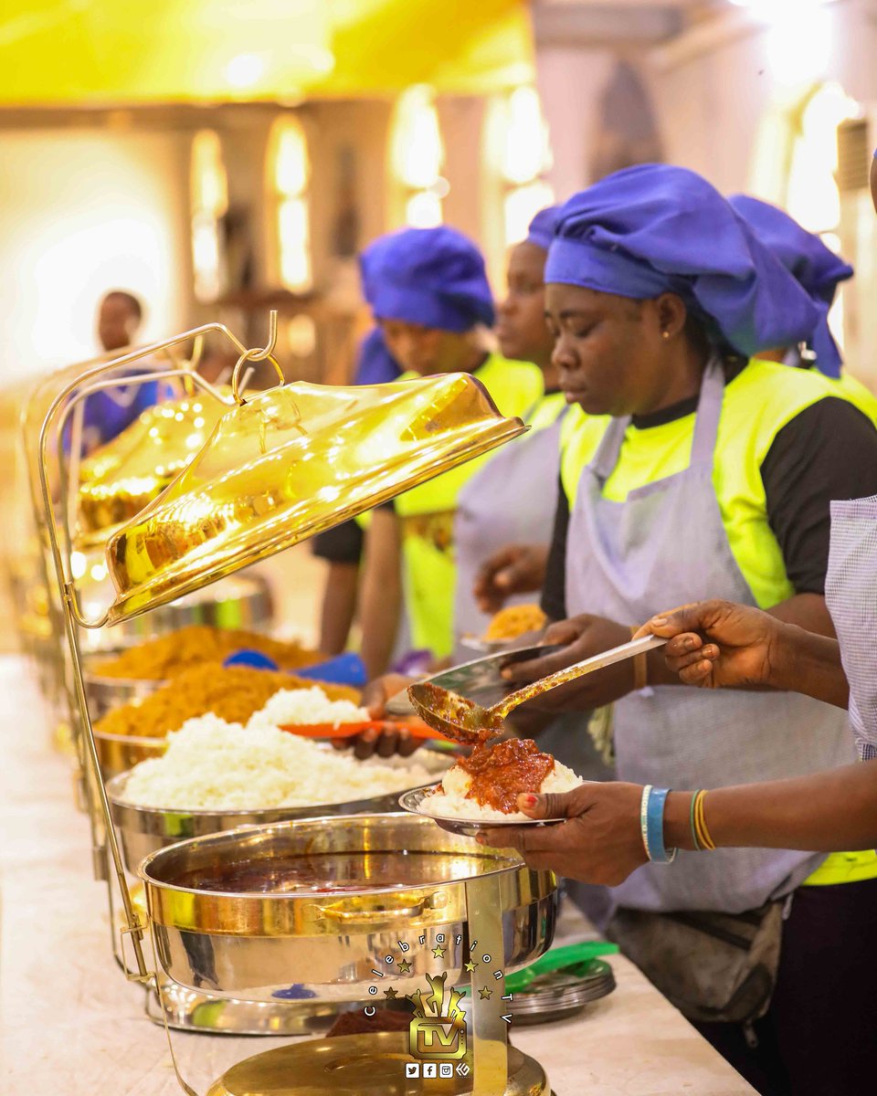 APOSTLESULEMAN's tweet image. #PictorialExcerpts | Every Saturday

Joliz Kitchen – Serving Love with Every Meal🍛🍝🥘
A FREE FOOD Outreach by Apostle Johnson &amp;amp; Dr. Lizzy Suleman

📍Happening LIVE at The Restoration City, Omega Fire Ministries HQ, Auchi, Edo State🇳🇬