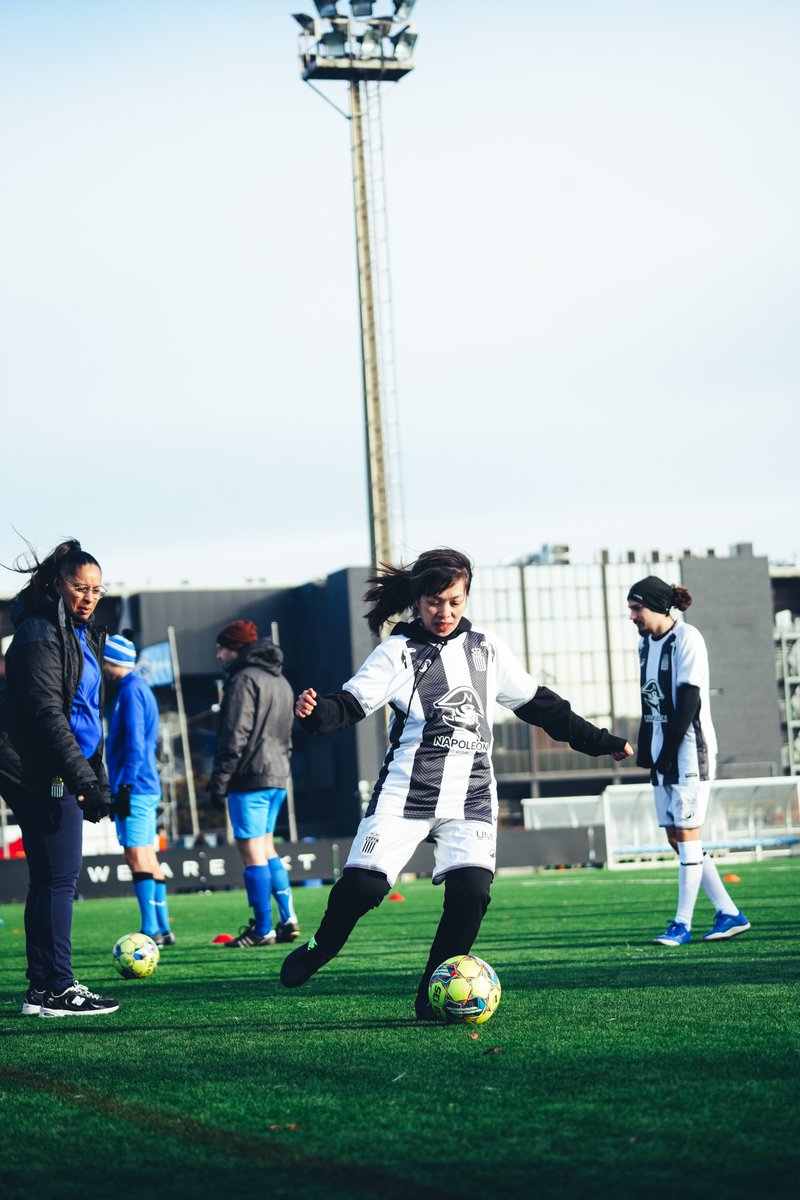 SportCharleroi's tweet image. En cette journée de Younited @ProLeagueBE, notre équipe Younited était opposée à celle du @ClubBrugge cet après-midi. Les deux équipes donneront le coup d’envoi de la rencontre ce soir au Jan Breydel Stadion ! 🖤

#CLUCHA #NapoleonScore ⚫️⚪️