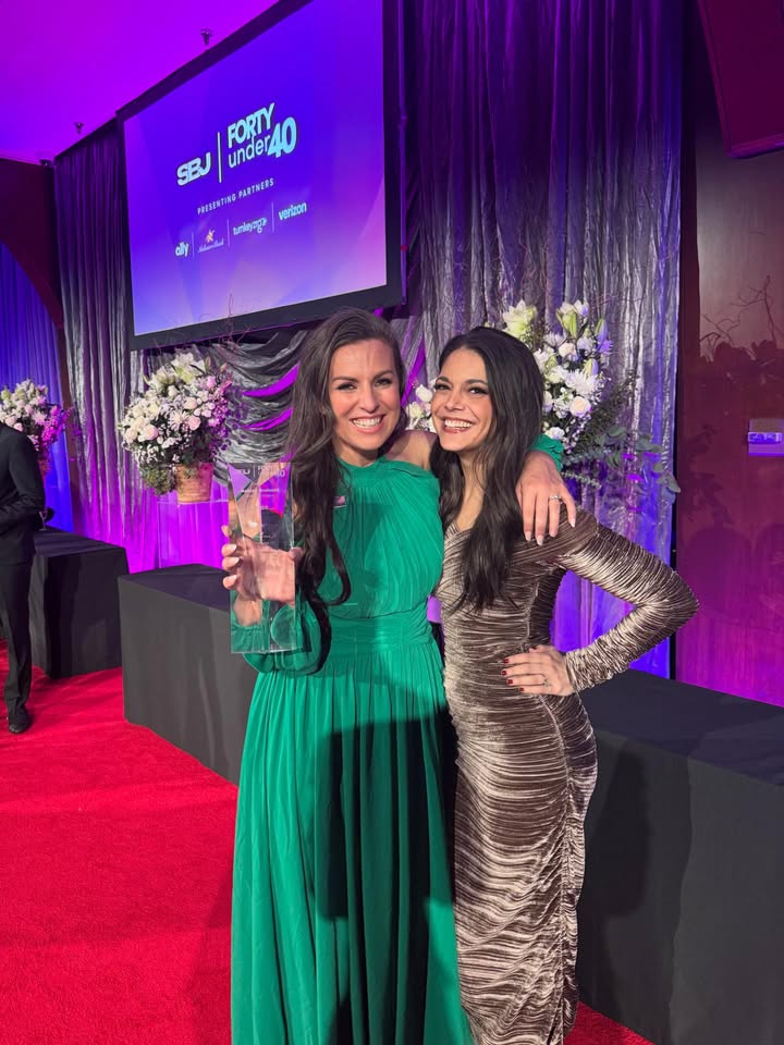 katienolangifs's tweet image. 