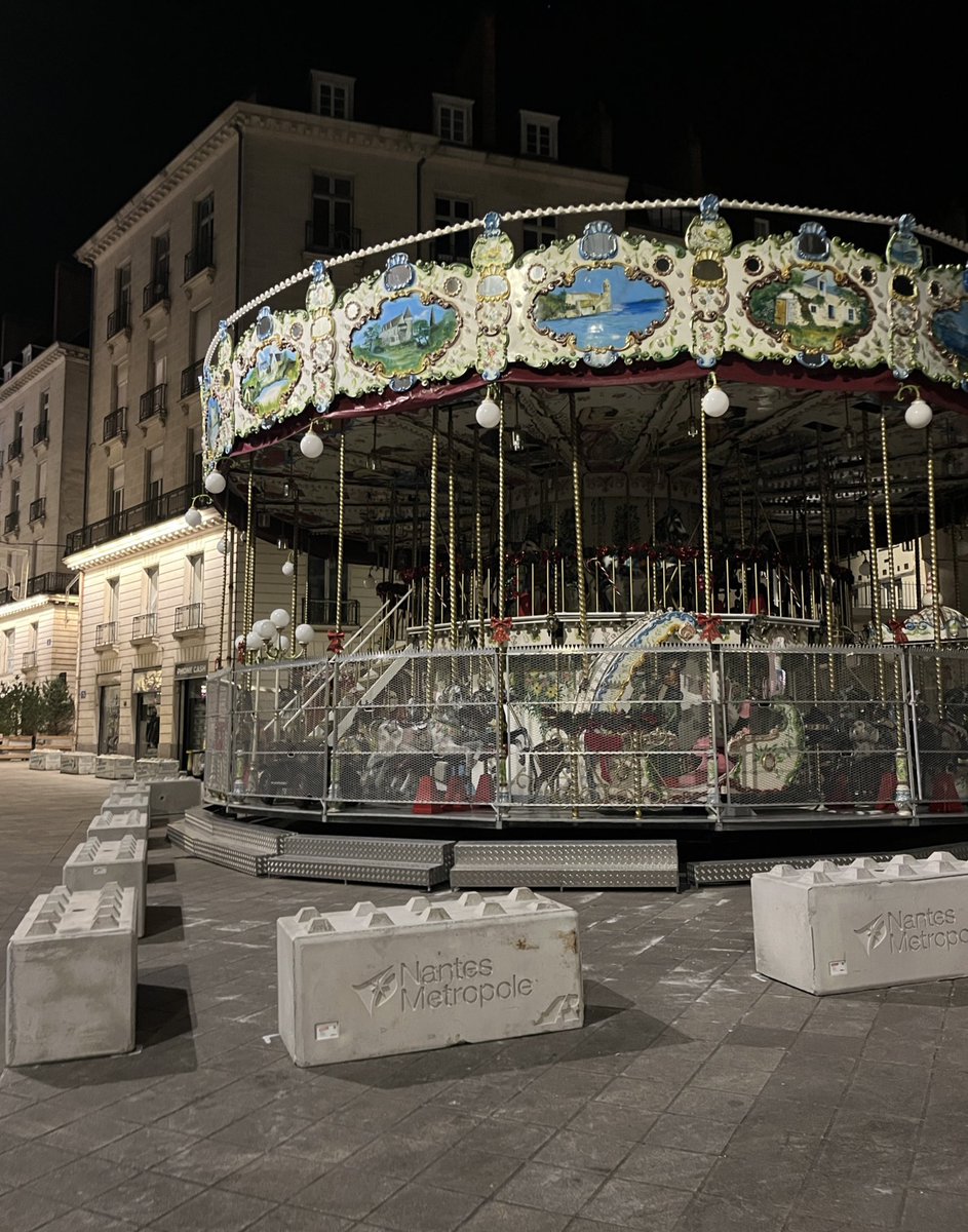 RadioGenoa's tweet image. In Europe&apos;s Christmas markets, there are more concrete blocks than Christmas trees. We cannot give in to fear.