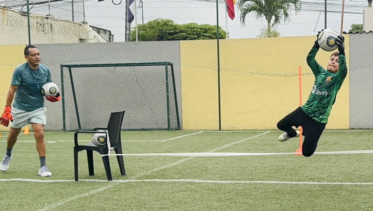 alex_cevallos2's tweet image. Nadie te va a entrenar mejor que yo, te estoy esperando campeón! Ponte pilas! 🔋