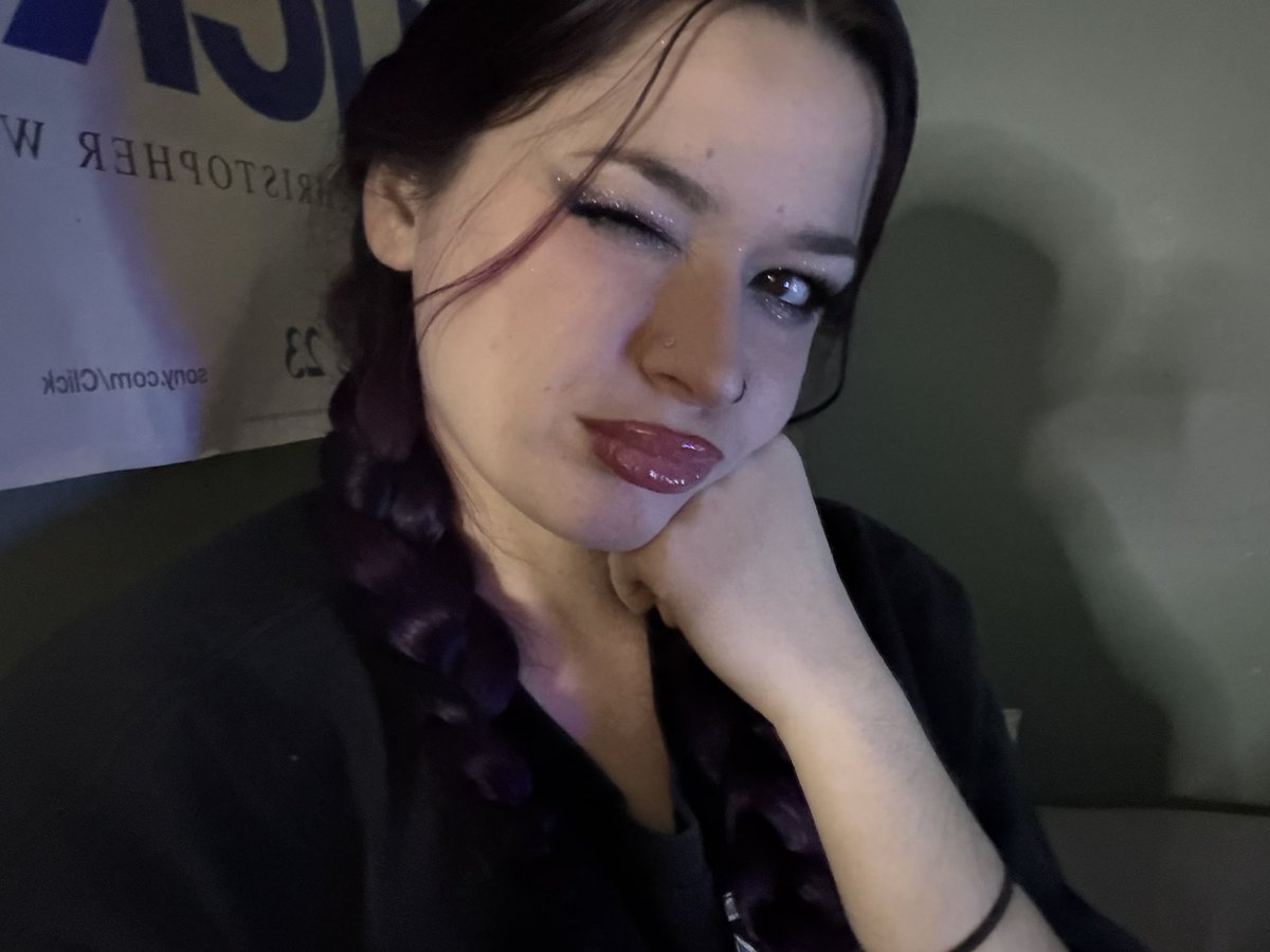 haley :3 tweet media