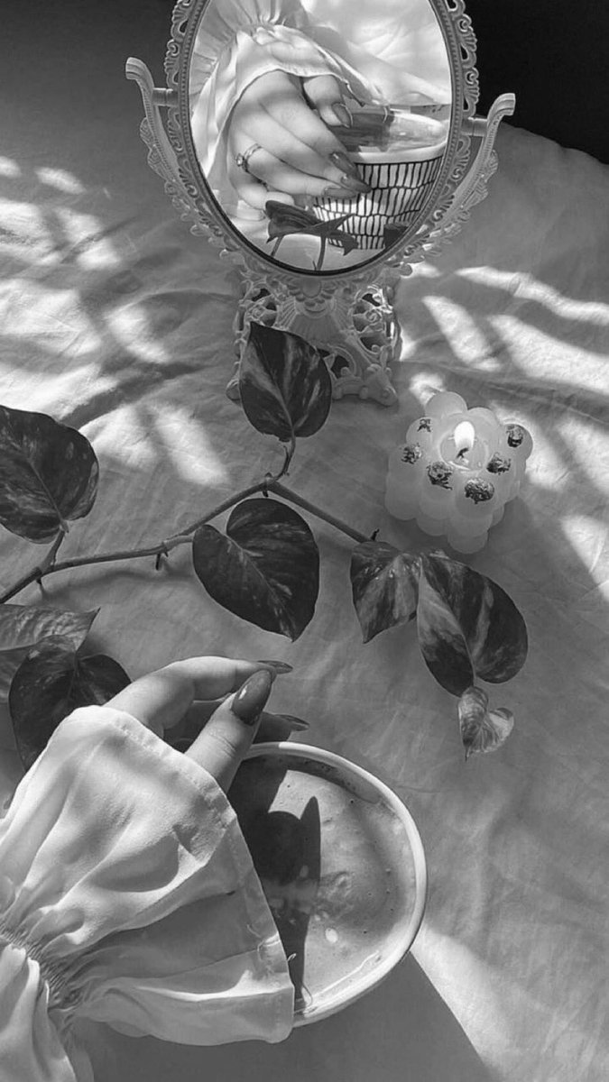 -

"الجـانبُ الجميـلُ من الأوقاتِ الصّعبة، 
  هو أنَّ الأرواحَ الزائِفة لا تبقـى بقربِك"