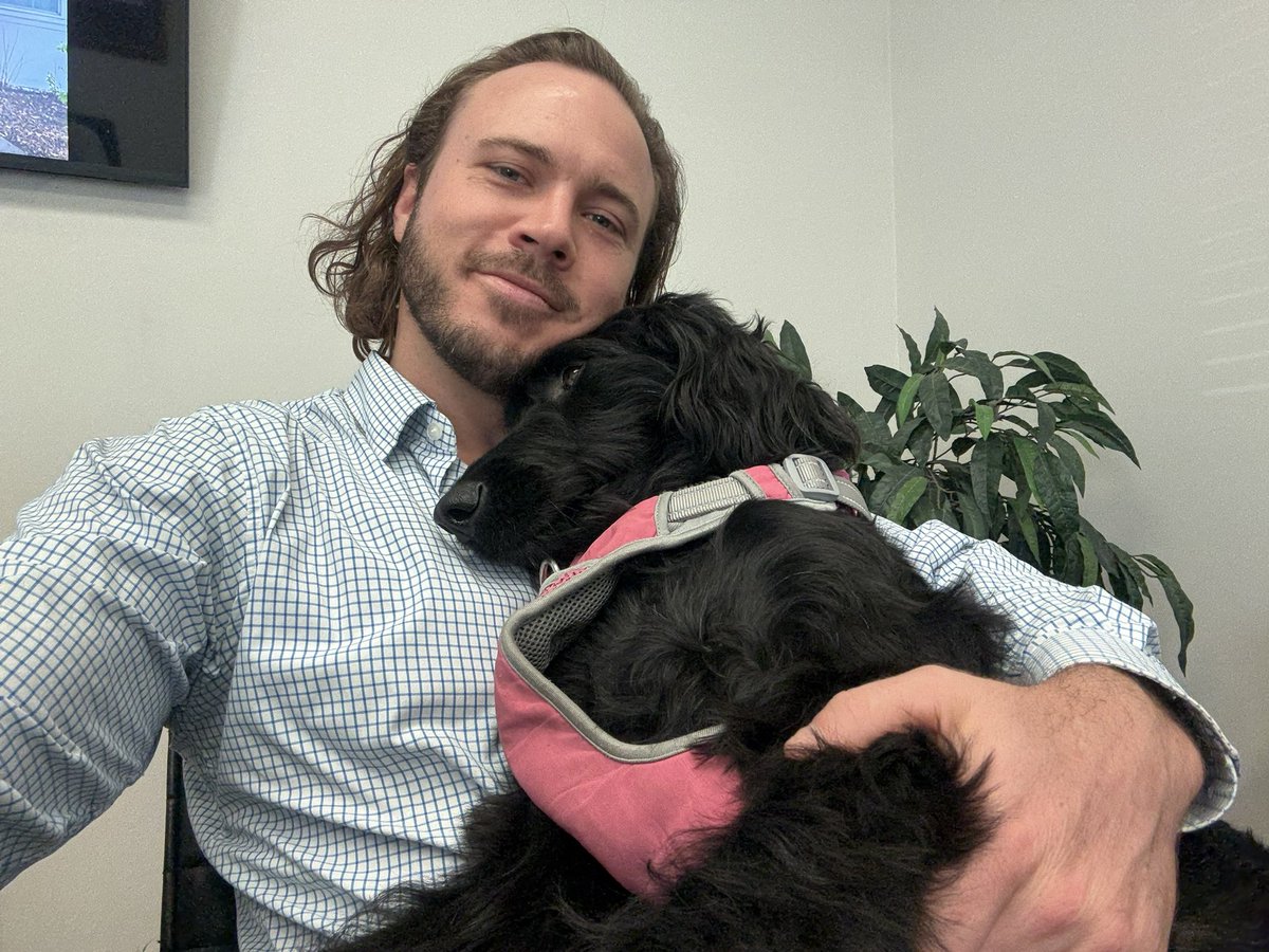 TylerAlbrecht10's tweet image. Congratulations to @erinfarnsy on taking a huge first step and purchasing her first home! Your entire team is so proud of you! 🏡✨

Huge thank you to @shumaker_austin, @havenhomeinspections, @torian.law, @keatyrealestate, and of course @saradecker for helping!! #talktotyler