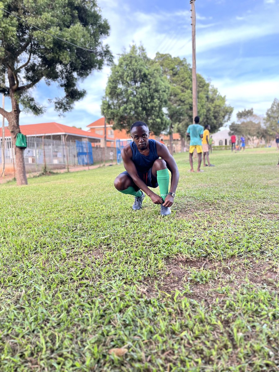 HealthChampionn's tweet image. During my Weekend fast, I played #soccer with young talented individuals 

Soccer improves #cognitive function

The fast paced nature of the game requires;

✍️Quick thinking
✍️Strategy
✍️Concentration

which improves cognitive abilities like;

✅Focus
✅Decision making #wellness