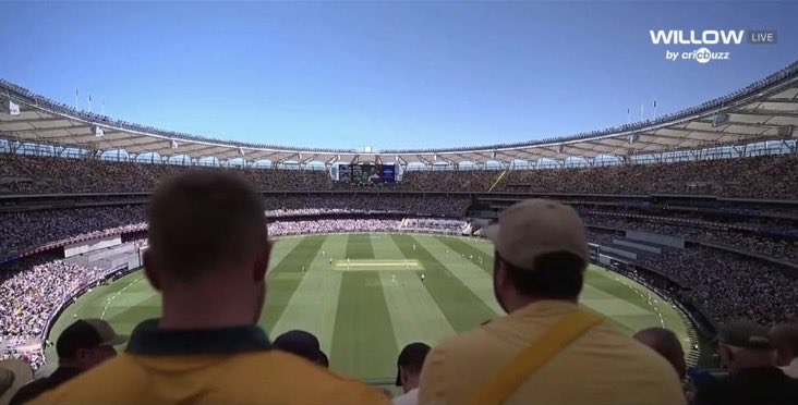 YogeshRanaChd's tweet image. BCCI: ₹20,000cr+ 💸 → Net worth: 🤮

CA: ₹700cr 😍 → Net worth:Absolute 💥

Size isn’t everything… it’s the impact that counts!

#CricketTwitter #FinanceTalks #LegendaryNetWorth #BCCIvsCA