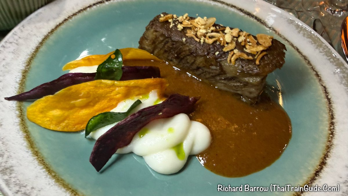 ThaiTrainGuide's tweet image. Dinner onboard The Blue Jasmine this evening was a real highlight. The food was excellent, the company was great, and eating in a moving dining car made the whole experience feel special in a way you only get on a train.

We started with a deconstructed Tom Kha served in a…