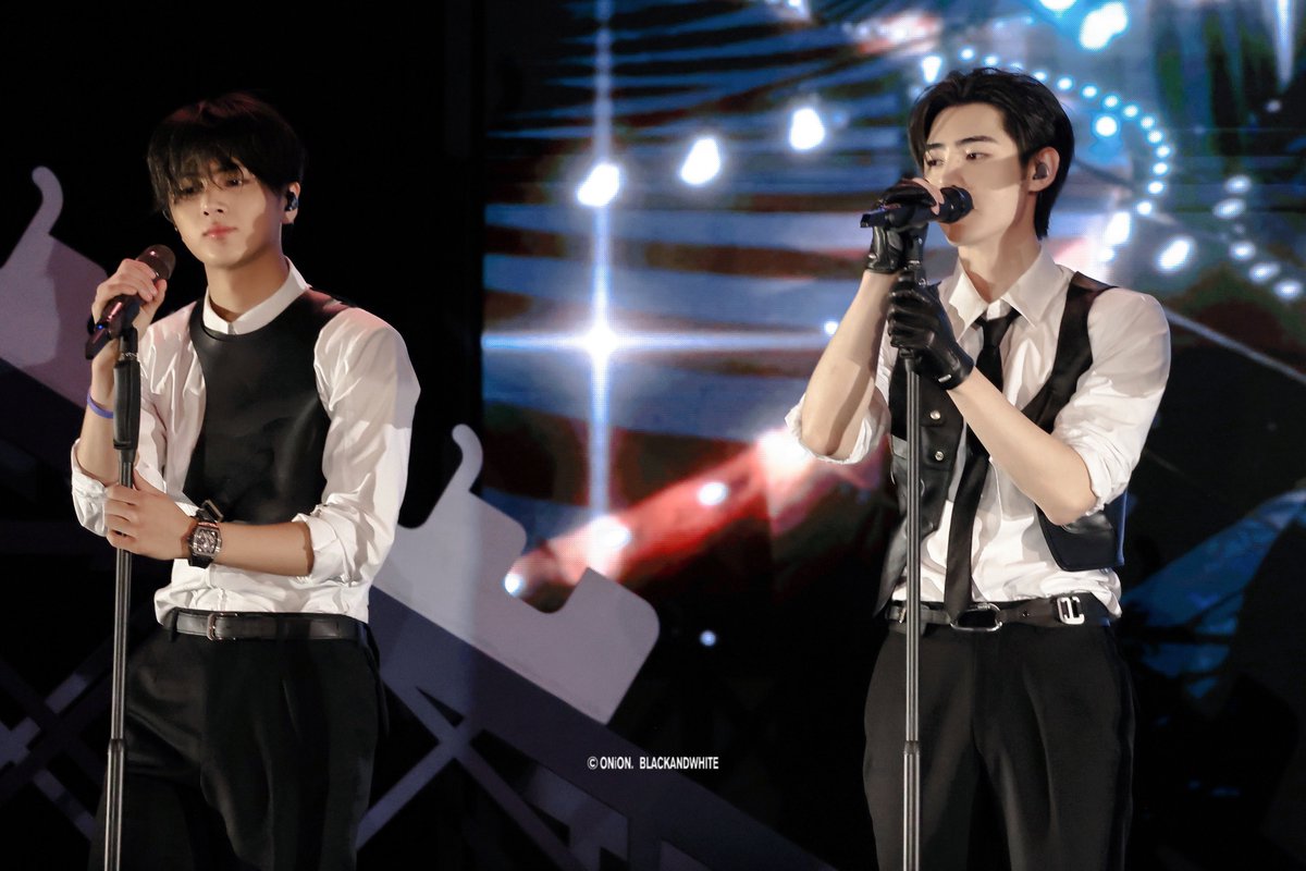 ZzzzOnJJing's tweet image. 251122 롯데월드

#JAY #SUNGHOON #흑백즈 
#종성 #성훈 #ENHYPEN