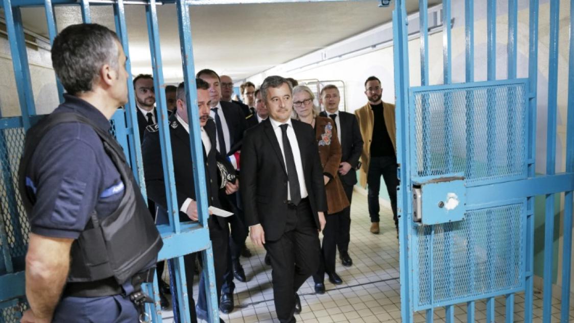 Prison de Vendin-le-Vieil : un narco-trafiquant détenu dans la prison de haute sécurité voulue par Darmanin obtient une permission de sortie sans surveillance, alors qu’un commando armé lui avait déjà permis de s’évader.

 fdesouche.com/2025/11/22/pri…