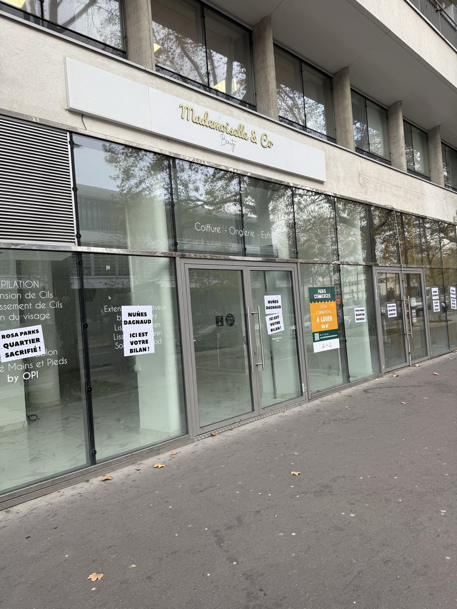 RosaCraque's tweet image. #rosacraque la colère monte à Rosa Parks ! @LeParisien_75 @Mediapart @FrancePress1 @afp @FranceTV @TF1 @radiofrance @laRadioNova @libe @lemondefr @LeFigaro_France @humanite_fr @mairiedeparis @BFMTV