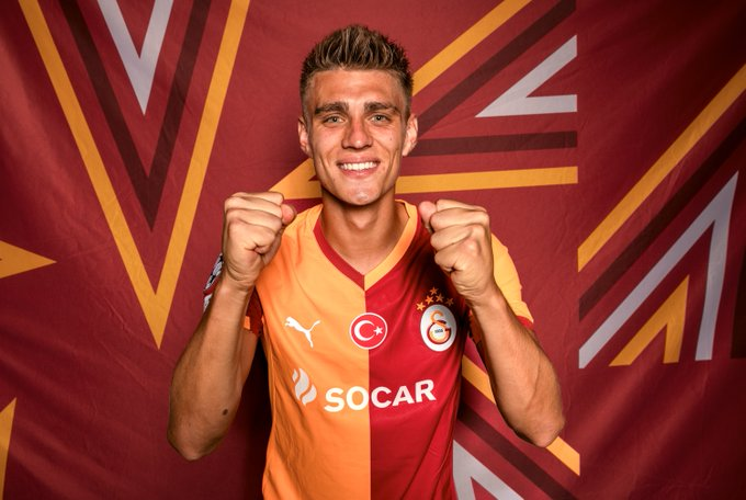 2 yıl aradan sonra Kazımcan ilk 11' de maça başlıyor.
Forma dönüp dolaşıp bir şekilde Kazımcan'a geliyor.
Kendini göstereceksen daha doğru bir zaman yok. Ayakların titremesin.
#GSvGB