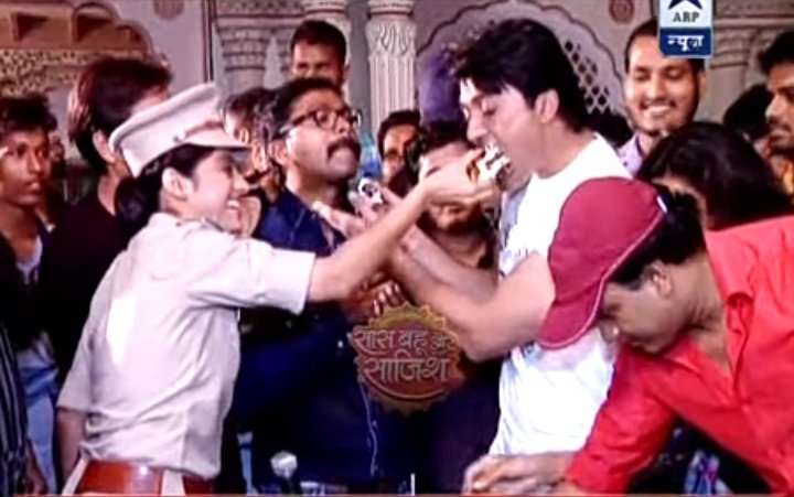 RajaRam646's tweet image. Hate?? 
#deepikasingh
#anasrashid