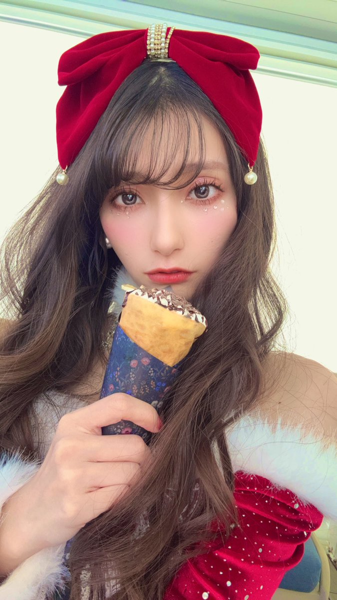 このあと髪の毛に 生クリームとチョコレートを食べさせてしまうぷち