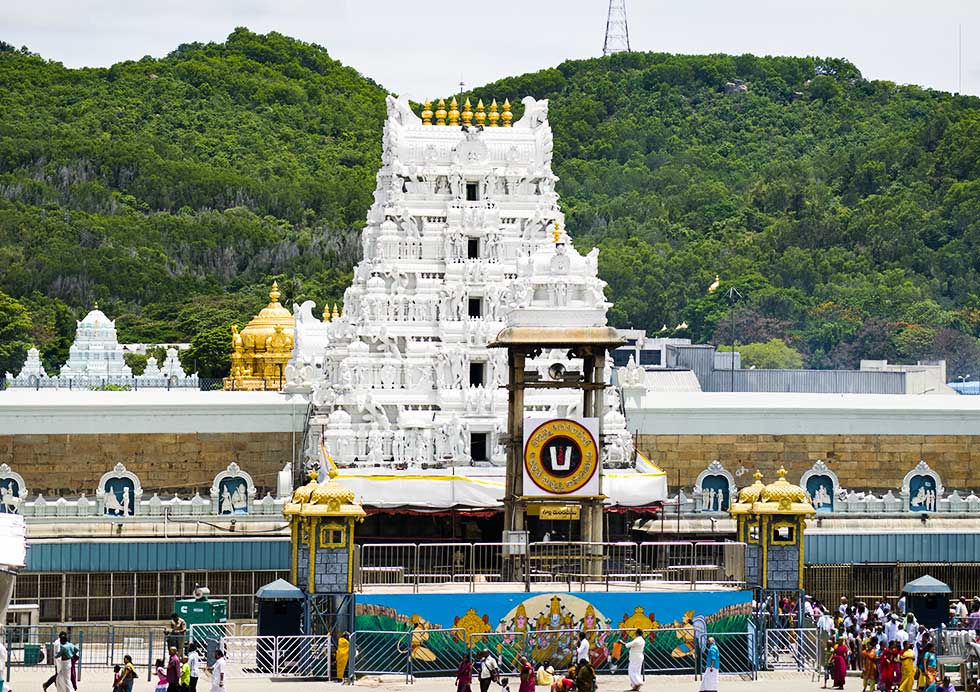 WorshipDhoni's tweet image. 🚨 CSK donated ₹3.2 crore for the construction of 4 additional ghee storage tanks at the Tirumala temple.

- Previously, they donated ₹12 crore for the construction of the Boondi Potu.