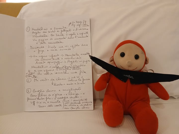 mazzeoantonio's tweet image. #modica #ragusa In un pomeriggio piovoso sugli Iblei Handalino ripassa il copione della fiaba che il Vecchio marinaio avrebbe voluto raccontare ai bimbi di #Gaza. Domani domenica alle ore 1030 di scena per i bimbi di Modica...