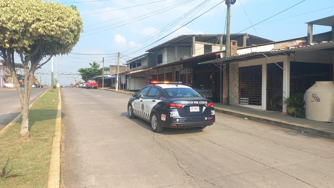 SSPC_GobOax's tweet image. A través de nuestras corporaciones 🚓 mantenemos acciones preventivas y disuasivas tanto en la zona centro, colonias y periferia del municipio de San Miguel Soyaltepec. 🚨

#EstamosContigo cuidándote 👮‍♀️👮‍♂️, así mismo te recomendamos evitas manejar cansado o bajo los efectos del…