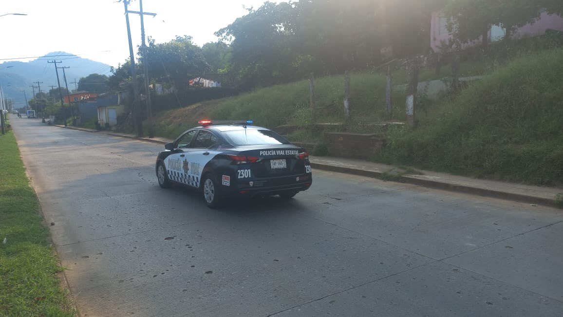 SSPC_GobOax's tweet image. A través de nuestras corporaciones 🚓 mantenemos acciones preventivas y disuasivas tanto en la zona centro, colonias y periferia del municipio de San Miguel Soyaltepec. 🚨

#EstamosContigo cuidándote 👮‍♀️👮‍♂️, así mismo te recomendamos evitas manejar cansado o bajo los efectos del…