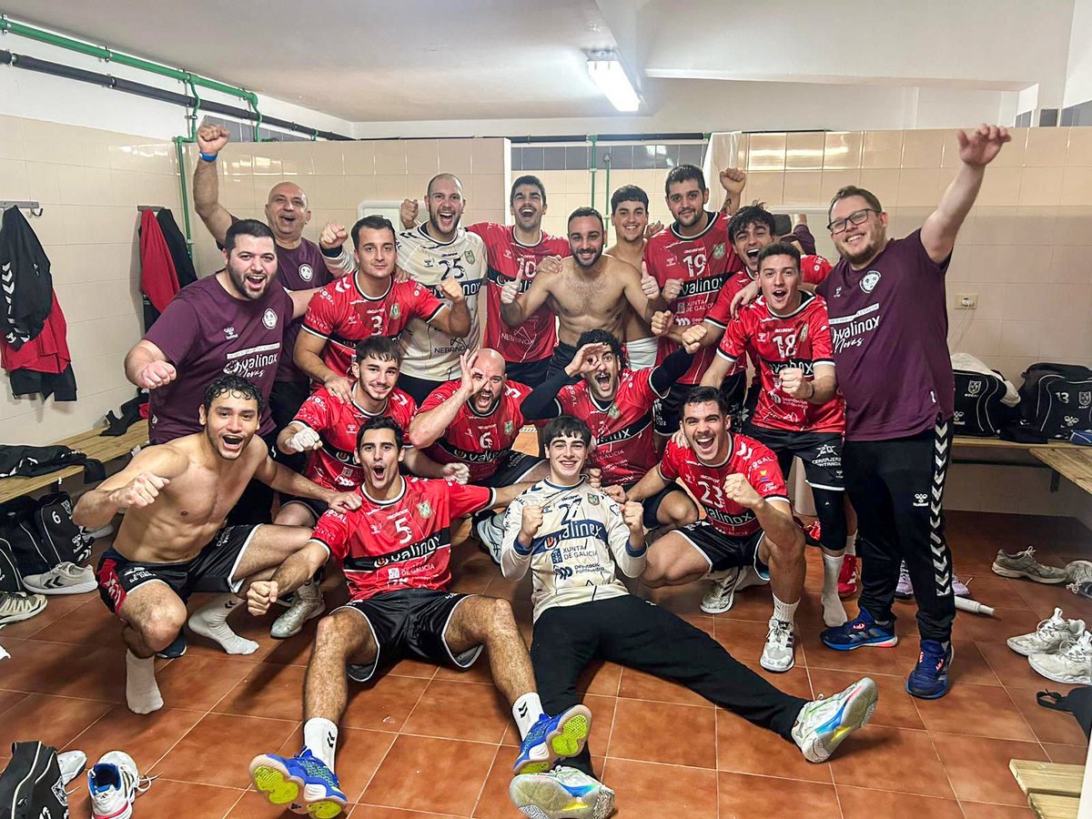 🐗 Vestiario en ebulición e corazón a mil ❤️‍🔥
Cando se traballa xuntos, o resultado só pode ser este: vitoria e sorrisos compartidos.

Imos a por máis! 🔥🚀