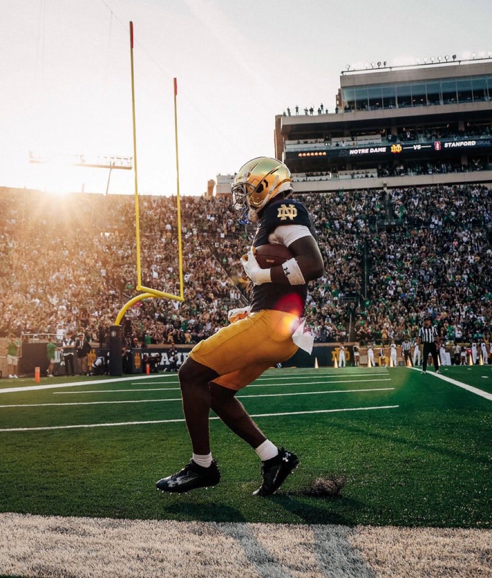 nolangoND34's tweet photo. He’s just incredible. ☘️

#HEISM4N https://t.co/c9BWeQlWT7