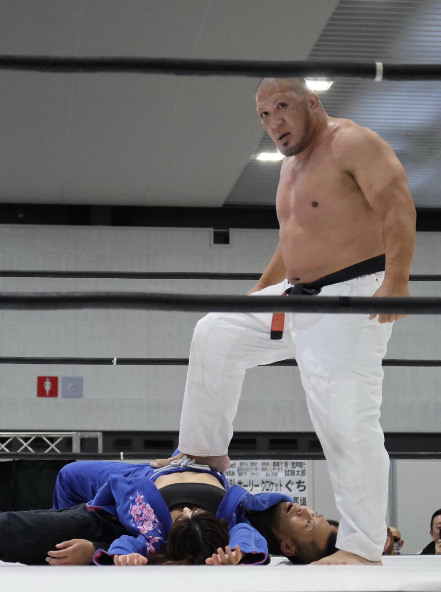 シュレックさん強過ぎてどうにもならないやつ

2025.11.22 ツインメッセ静岡
#ゴキゲンプロレス
#関根シュレック秀樹(次回静岡大会興行主)
#チェリー #石黒淳士