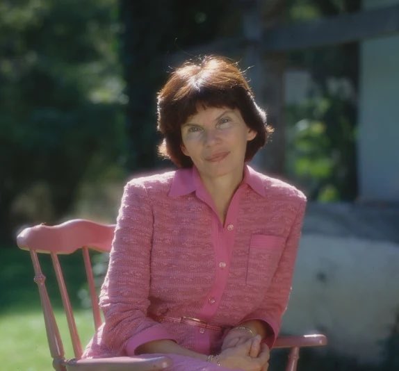 kdpfro's tweet image. We will never forget Madame Danielle Mitterrand

She was the First Lady of France and a true friend to the Kurds in their time of need. 

As President Masoud Barzani once remarked, she was the first European to shed tears for the Kurds. 

Her unwavering dedication was…