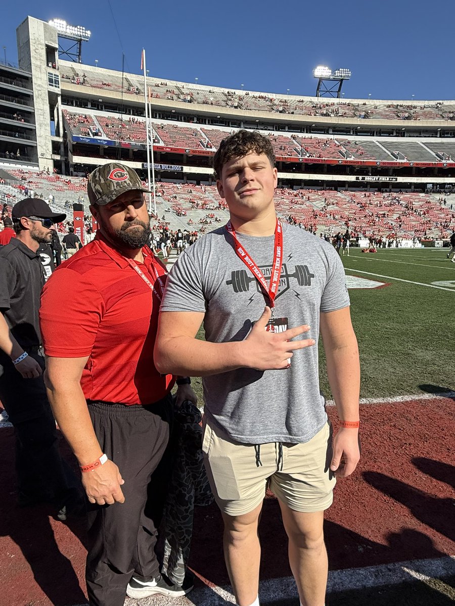 Had a great time in Athens this weekend watching the dogs dominate !🖤