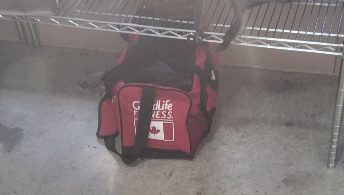 Yall ive been playing too much tarkov...

saw this red duffle in the break room of my workplace and I thought

"Oh, lootable duffle bag!"