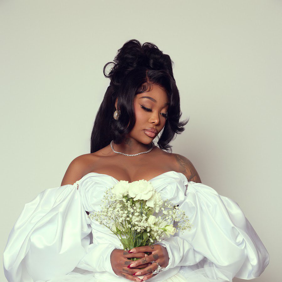 summersources's tweet image. Apesar de novos lançamentos, Summer Walker segue ocupando a capa da playlist ‘RNB X’ no Spotify;

01. “Robbed You” (+9)
10. “No” (-9)
18. “Don’t Make Me Do It/Tempted”
27. “Go Girl”