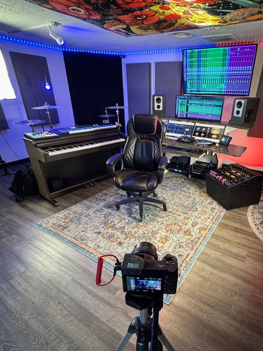 AvidProTools's tweet image. 💜 Content creation
📷 Cold Clock Productions
▶️ avid.co/oe5o50WF50a
 
#contentcreation #camera #musicproduction #daw #avidprotools #protools #avid #avidcreator