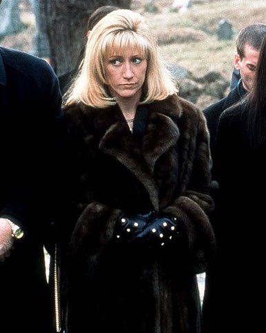 SopranosWorld's tweet photo. How my girl deserves to be looking in the fall https://t.co/8YzSrCXmXP