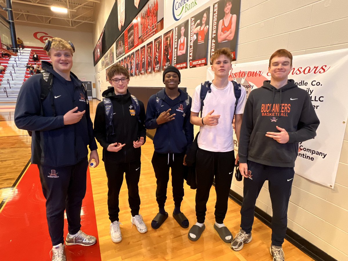 splourde2027's tweet image. Always good running into our @TigersTennessee family. @CutterSisk @MARIBOWMAN_10 #Tigers4Life