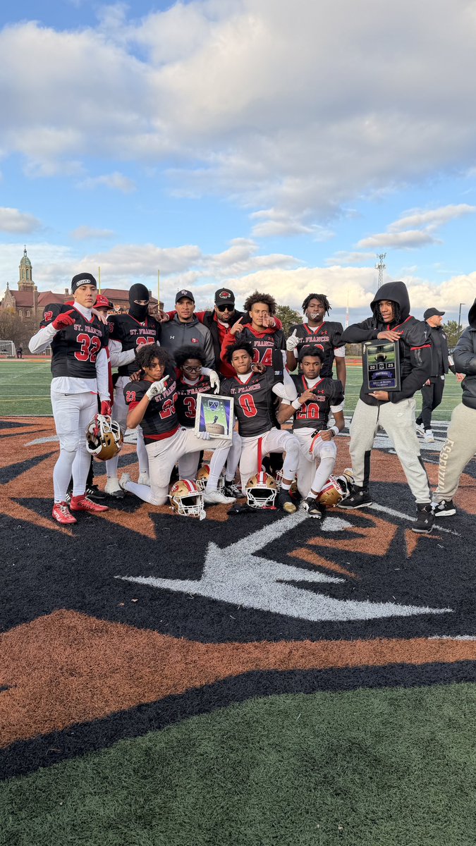 Year 1 being involved in HS thankful for  <a href="/SFHSfootballNY/">SFHSFootballNY</a> <a href="/JerrySmith617/">Jerry Smith</a> for allowing me to be involved and help develop our kids!!!! 1 more win 
10-1 , 🏆, state here we come