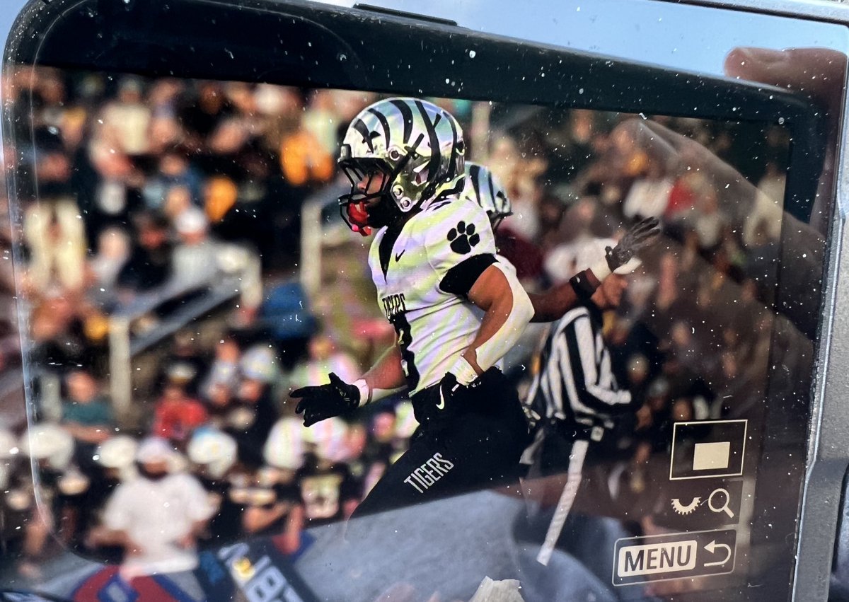 CheapSeatsPhoto's tweet image. 4:24 left in the 4th qtr
@FestusFootball - 42
#SullivanEagles - 7

@FESTUSAthletics @myleaderpaper @scoreboardguy @MissouriScoop @GSV_STL @corey_miller5 @hssportscaravan @FestusR6 @STLhssports @LiveStreamSTL