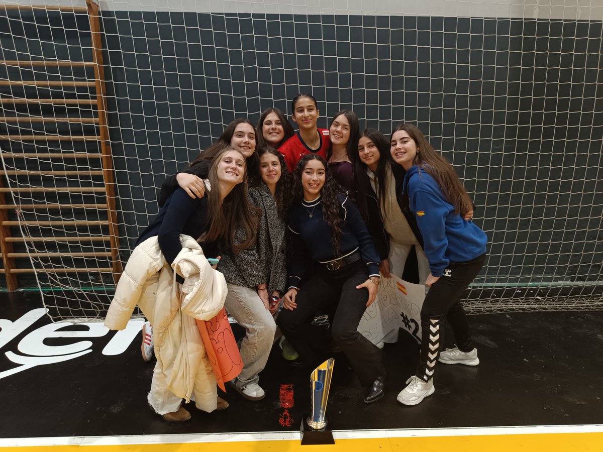 cbmcolores's tweet image. Nuestra jugadora Salma Idrissi se proclama vencedora del Torneo 4 Naciones con las #GuerrerasPromesas tras empatar a 25 tantos España contra Suiza en la última jornada. ¡Enhorabuena, Salma! #SientelosColores #SomosdeColores