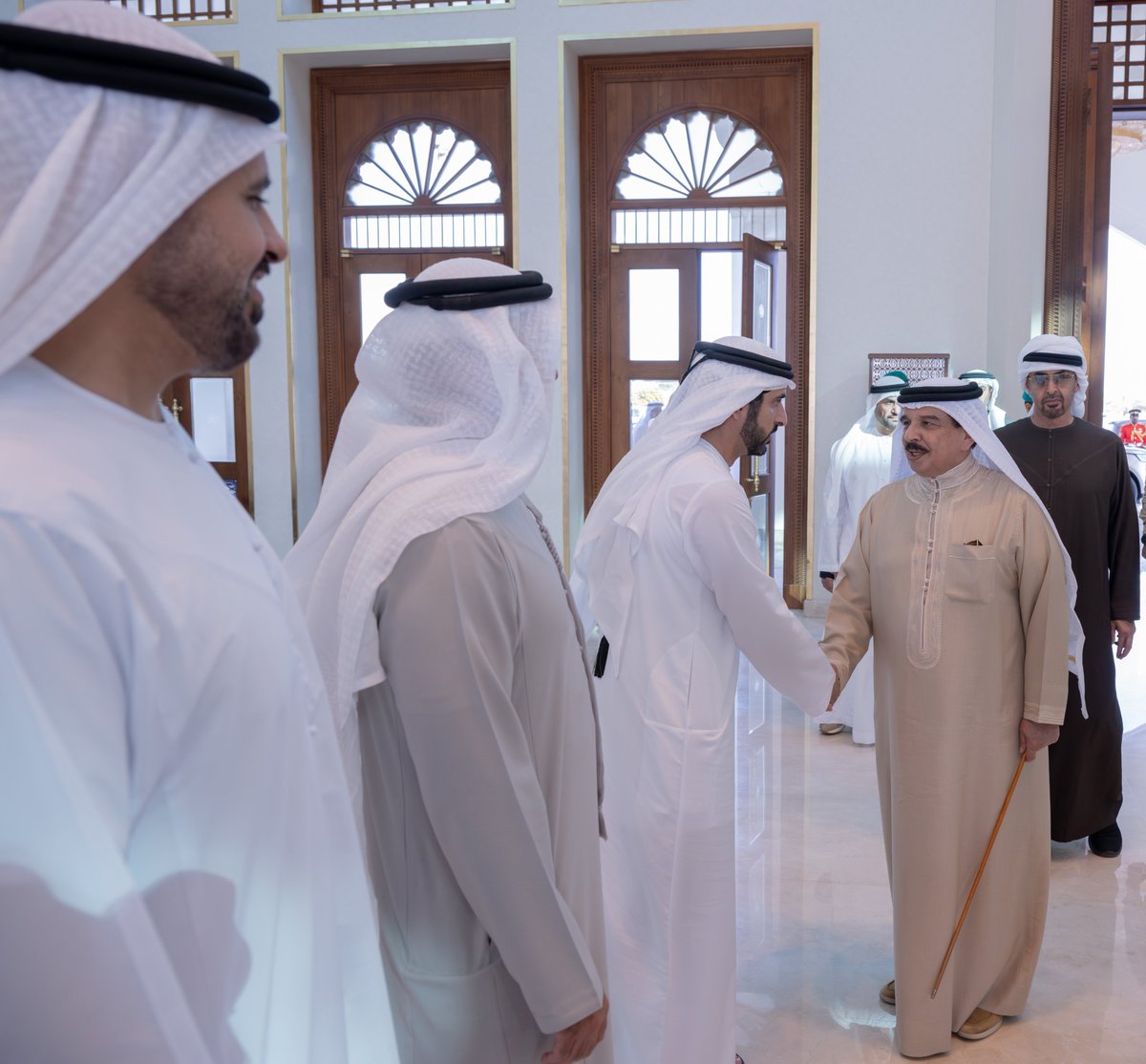 bna_ar's tweet image. جلالة الملك المعظم في مقدمة مودعي سمو رئيس دولة الإمارات العربية المتحدة لدى مغادرته البلاد

tinyurl.com/4bmdh5td