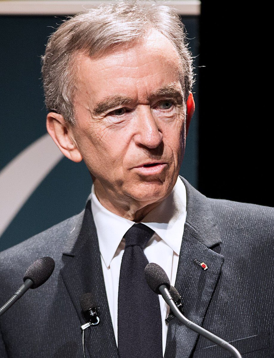 RMadrid_actu's tweet image. 🚨💣| 𝐁𝐑𝐄𝐀𝐊𝐈𝐍𝐆: Le BUDGET MERCATO du Real Madrid AUGMENTERA considérablement SI Bernard Arnault investit 1 MILLIARD € dans le club pour 10% des parts. @voz_populi ✅💰