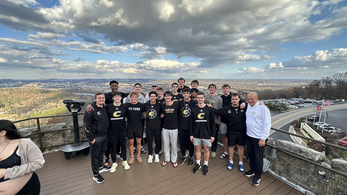 What a great weekend for the Colonels! 🔥💪 

A weekend sweep against two tough tests on the road. Proud of the TEAM effort and trust in one another through adversity. 

Only one way to celebrate is a post game picture on the beautiful Ruby Falls. GO COLONELS! 🟡⚫️