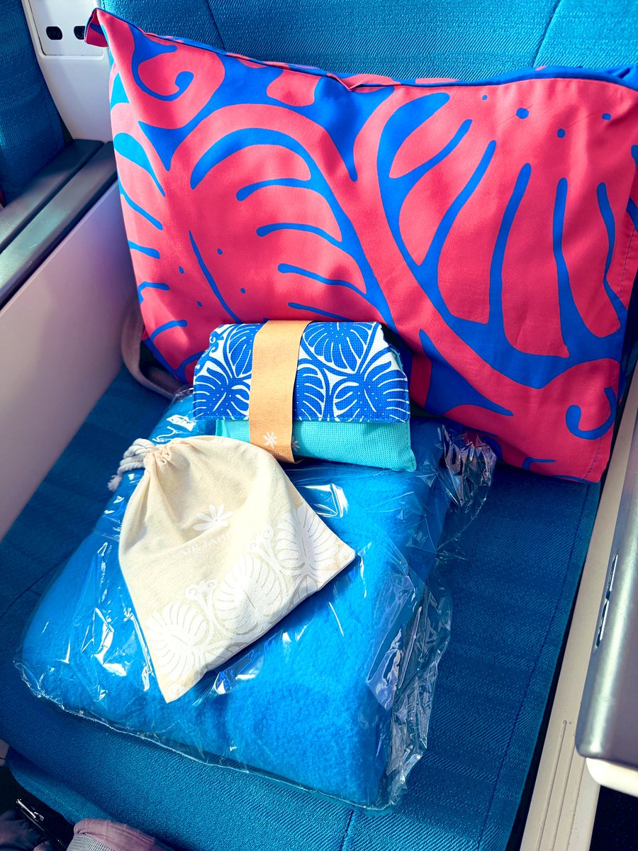 alex_pointsguy's tweet image. ヨーロッパ旅行、LA発パリ行きはAir Tahiti Nuiのプレミアムエコノミー😆

AAマイル 40,000 x 2
Alaskaマイル 45,000 x 2
で4席取りました😆