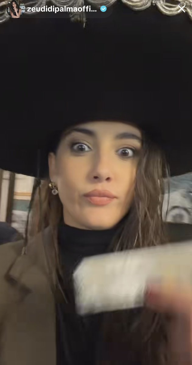 CormenkoIsReal_'s tweet image. Mi fa morire 😂😂
#zeudiners #ZeudixRoma