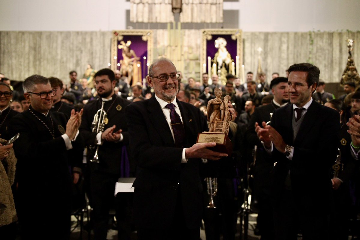 Don José Torrano Sigler. El reconocimiento a toda una vida dedicada a la música… ¡Gracias por hacernos tan felices durante tantos años desde tu mesa de mezclas! 

🎼🎺🥁 #SuenaCigarreras #MadreCigarrera