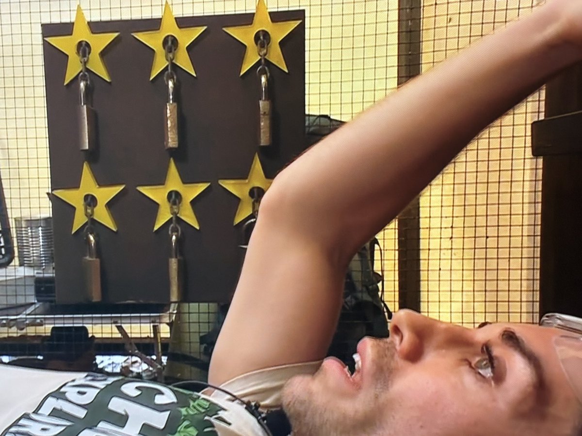 distortlightb's tweet image. imagining cuts from the trial and them screaming,, to ginge chomping down a sausage. don’t let me down editors  #imaceleb