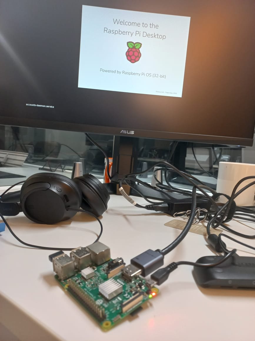 reactdevai's tweet image. Desempolvando mi vieja Raspberry Pi 3 y lista para darle nueva vida.