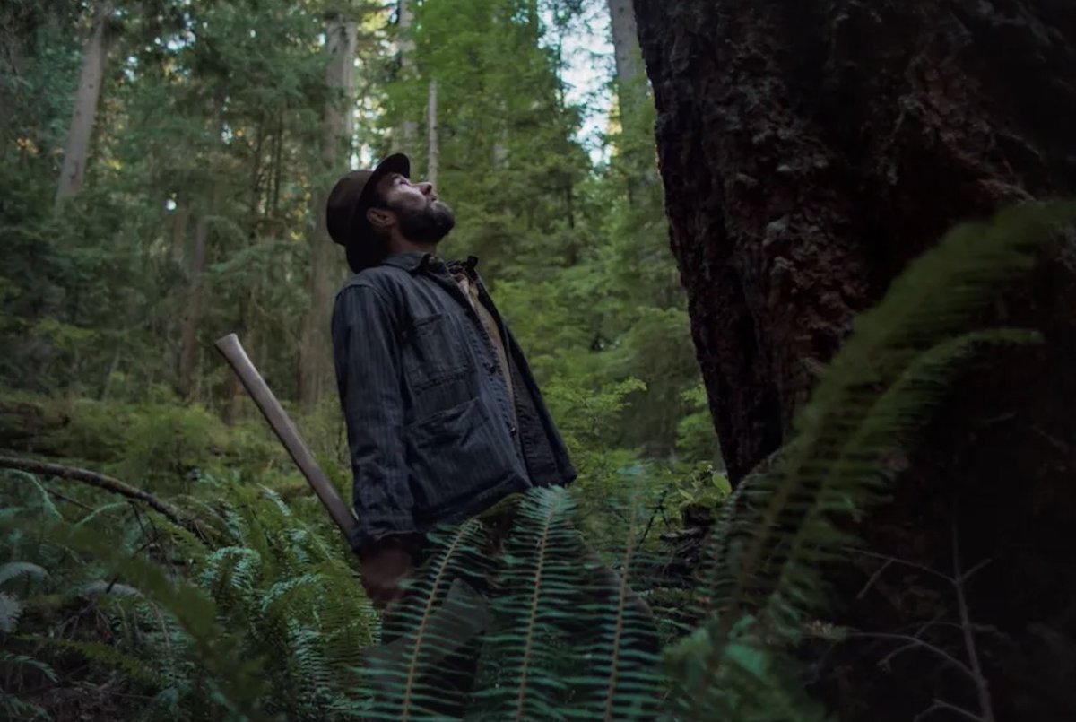 ATLFilmCritics's tweet image. AFCC member Sammie Purcell reviews #TrainDreams which she says &quot;the film beautifully explores the tension between beauty and violence, between meaning and happenstance, and how to go on living nonetheless.&quot; roughdraftatlanta.com/2025/11/21/tra… #AFCC #MovieReview #ForTheLoveOfMovies