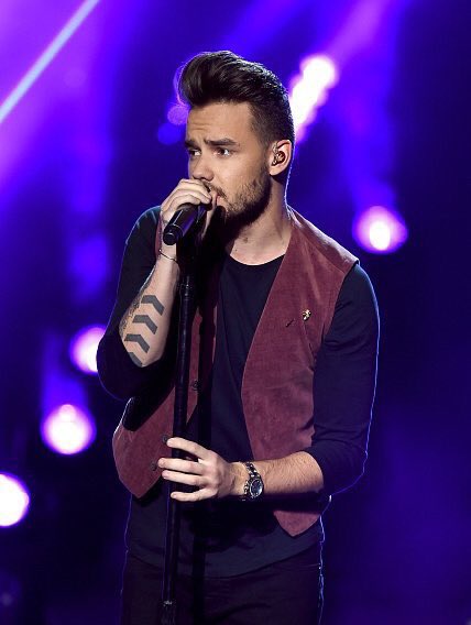 archivsliam's tweet photo. 10 years ago, Liam at the AMAs. 🤎 https://t.co/qjubmhUKoV