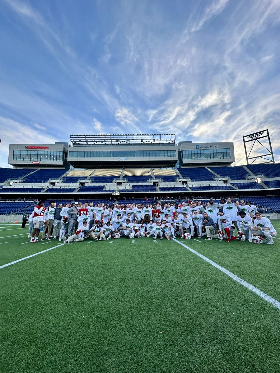 MichaelMurakami's tweet image. Congratulations to @WabashFB - winners of the ForeverLawn Bowl in the @D3BowlSeries at the @ProFootballHOF!