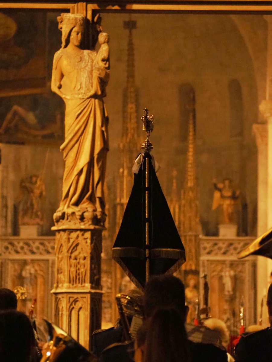 AMVConsuelo's tweet image. Con esta fotografía queremos desear un feliz día de Santa Cecilia a todos los que comparten con nosotros esta pasión. Gracias por cada nota, cada sonrisa en los ensayos y cada momento vivido juntos.
 ¡Que la música nos siga uniendo siempre!
#15añosdeconsuelo