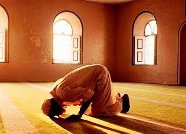 إذا أردت النجاح والتوفيق فألتزم بصلاتك