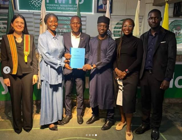 ng_asphi1's tweet photo. The dialogue was productive, centering on collaborative strategies to amplify the voices of young people in national youth policy. We discussed actionable pathways to protect our generation and create safer roads for all Nigerians https://t.co/IgWSeMfHiy