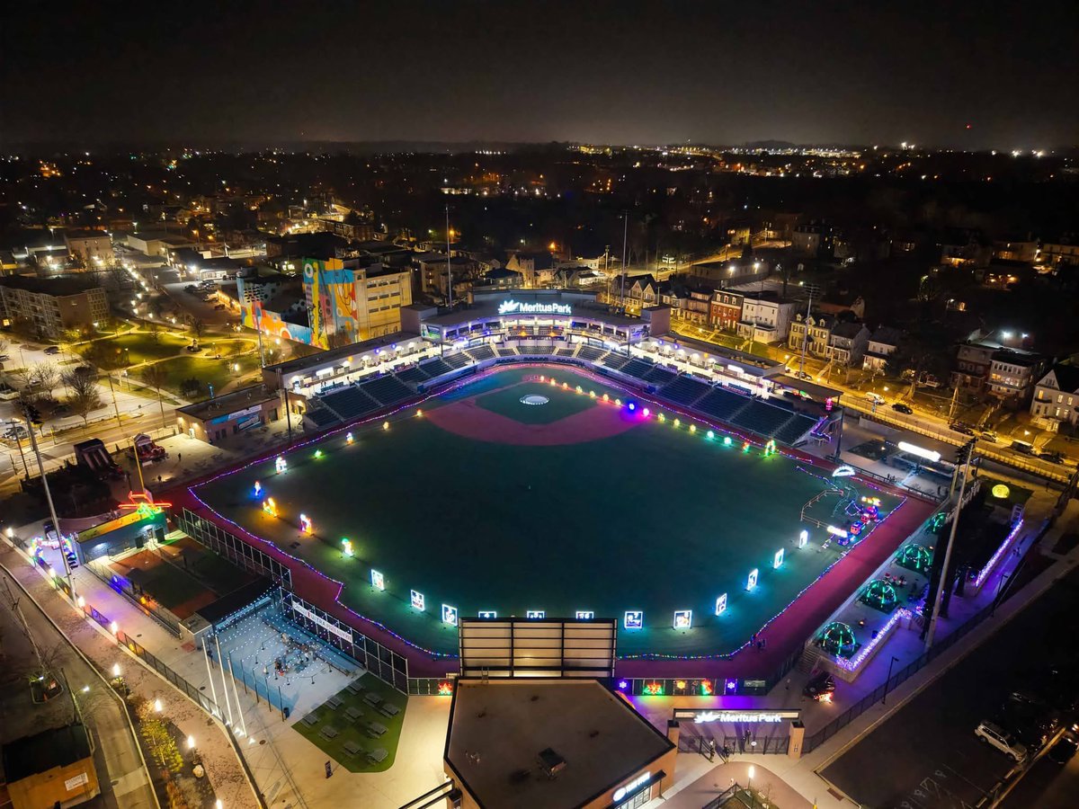 goflyingboxcars's tweet image. Night one of DiamondFest was a blast!❄️

Thank you to everyone who came out to opening night - we have plenty more in store! DiamondFest continues TONIGHT!

Get your tickets at - 

diamondfesthagerstown.com 

#AllSystemsGo🛫