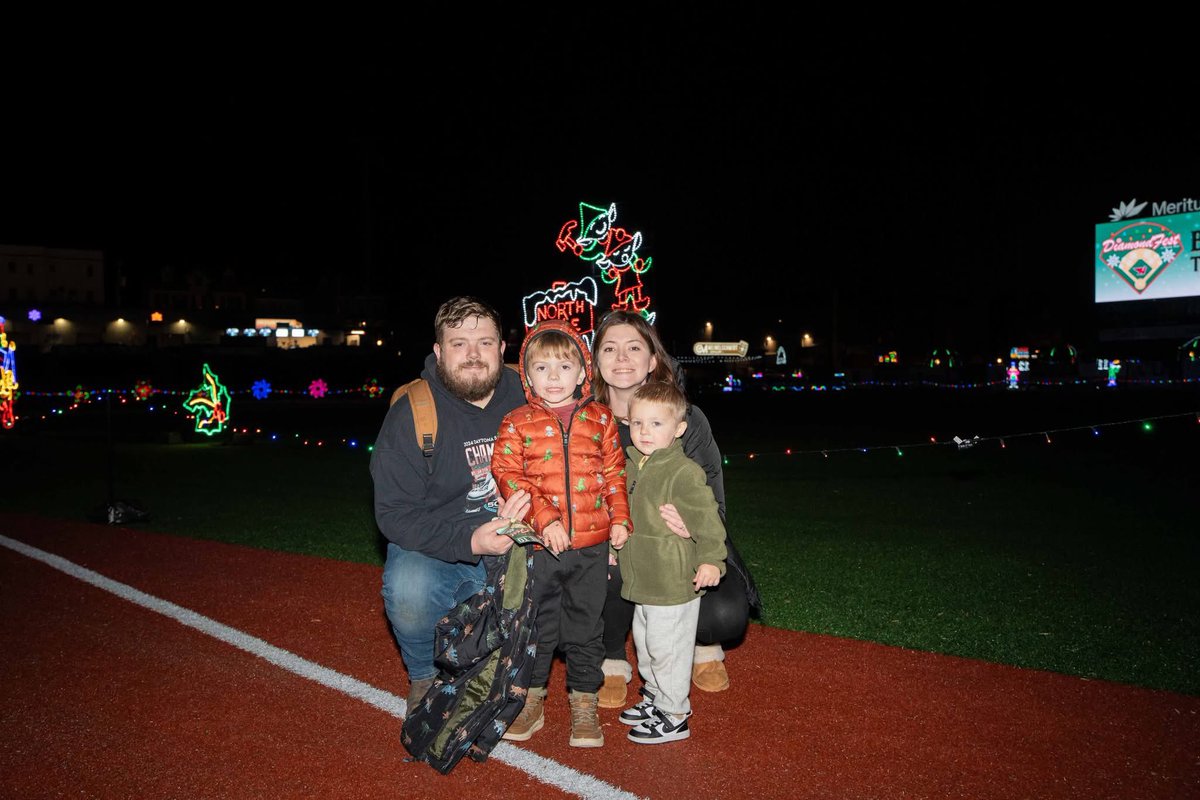 goflyingboxcars's tweet image. Night one of DiamondFest was a blast!❄️

Thank you to everyone who came out to opening night - we have plenty more in store! DiamondFest continues TONIGHT!

Get your tickets at - 

diamondfesthagerstown.com 

#AllSystemsGo🛫